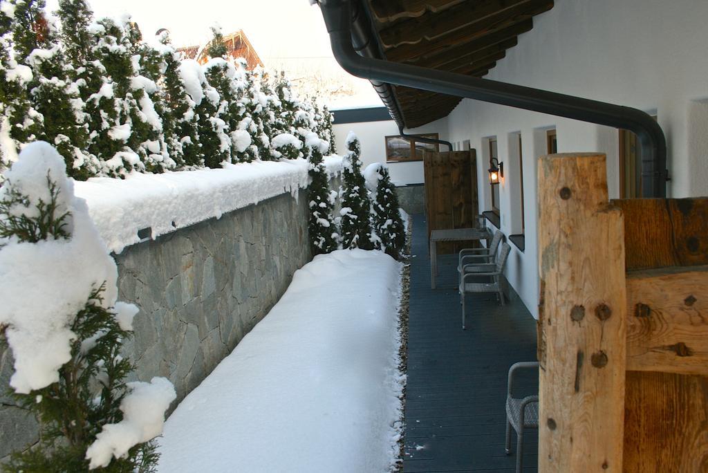 Appartements "Da Zillertaler Und Die Geigerin" Mayrhofen Pokój zdjęcie